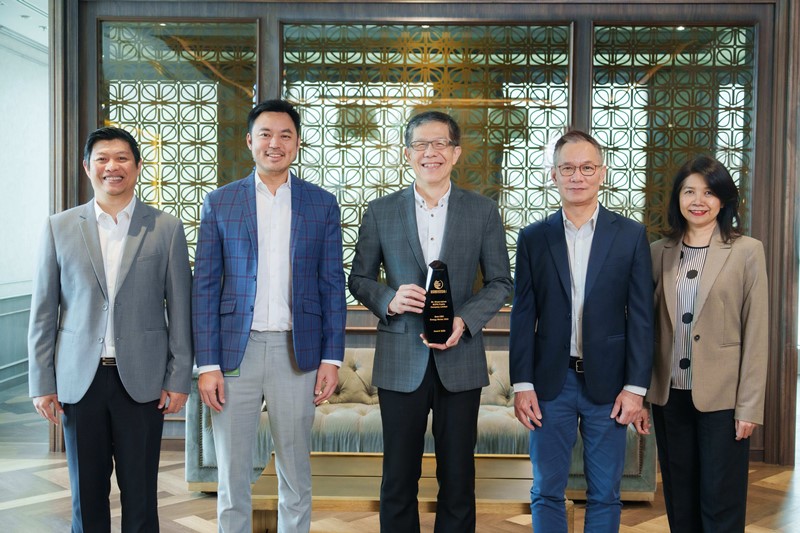 นิวัติ อดิเรก CEO BCPG คว้ารางวัลสุดยอดผู้นำองค์กร “Best CEO Energy Sector 2023”